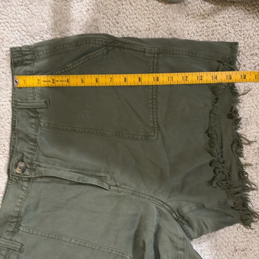 Aerie Green Shorts - Picture 5 of 6